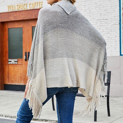 Warme Poncho met Knopen