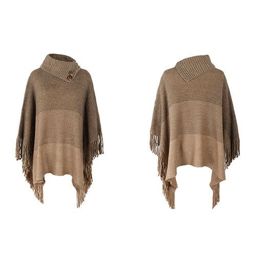 Warme Poncho met Knopen