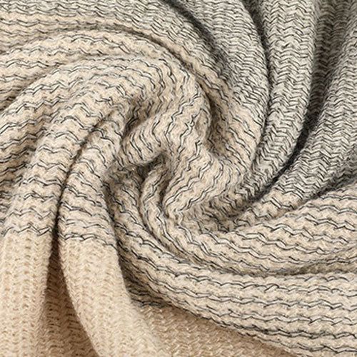 Warme Poncho met Knopen