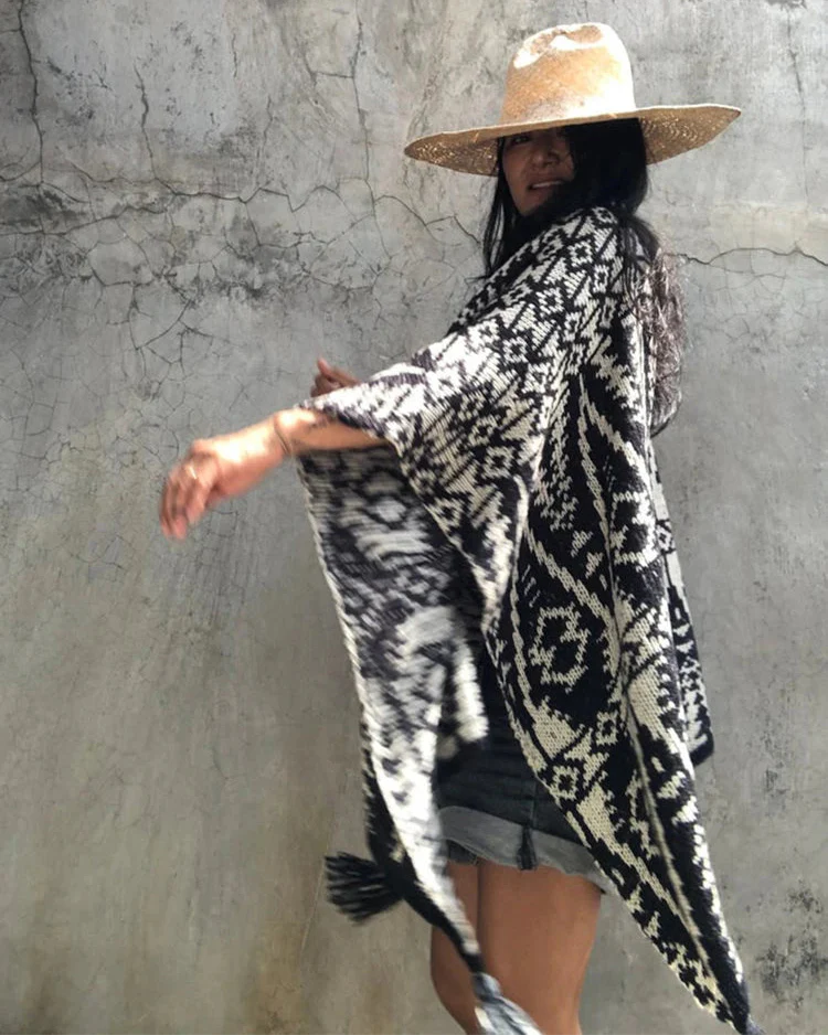 Poncho Azteken Geometrische Motieven Zwart Wit