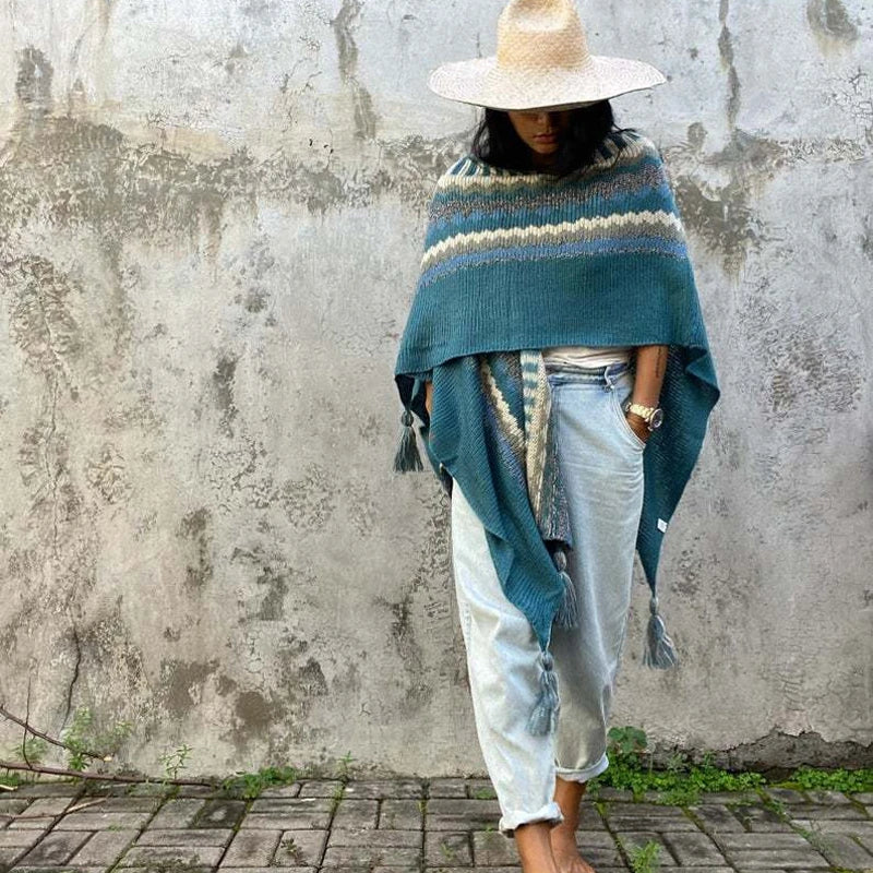 Peruaanse Gebreide Poncho met Zigzagstrepen