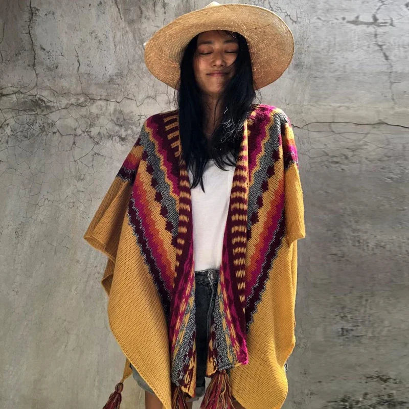 Peruaanse Gebreide Poncho met Zigzagstrepen