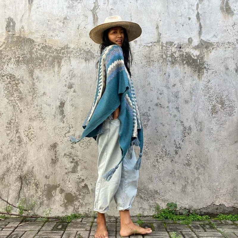 Peruaanse Gebreide Poncho met Zigzagstrepen