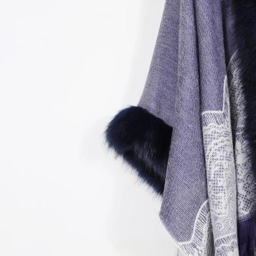 Fijne Dames Poncho met Bontkraag