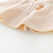 Baby Poncho Beertje